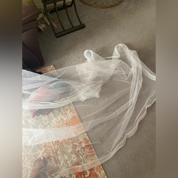 1” white Horsehair trim edge veil 2 layer with comb, blusher and pearls - Picture 3 of 8